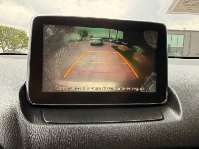 Scion iA Vehicle Full-screen Gallery Image 10