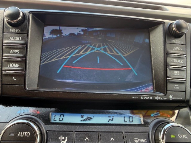 Toyota RAV4 Vehicle Full-screen Gallery Image 11