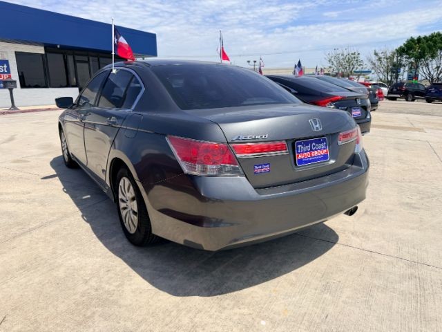Honda Accord Sedan Vehicle Full-screen Gallery Image 04
