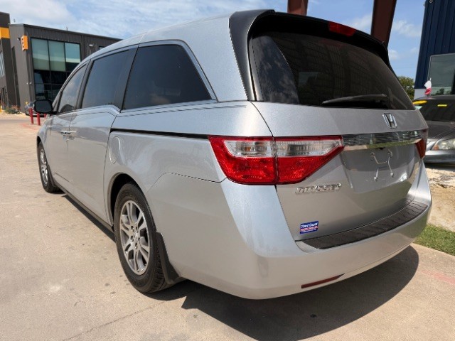 Honda Odyssey Vehicle Full-screen Gallery Image 03
