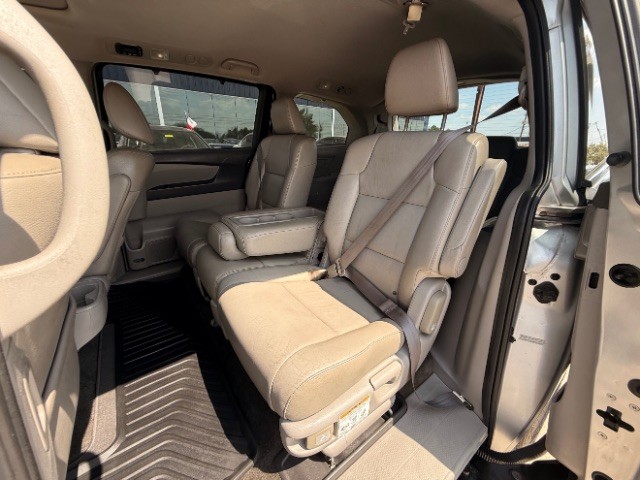 Honda Odyssey Vehicle Full-screen Gallery Image 09