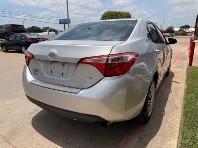 Toyota Corolla Vehicle Full-screen Gallery Image 04