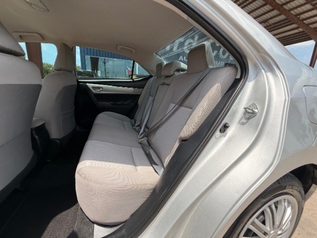 Toyota Corolla Vehicle Full-screen Gallery Image 08