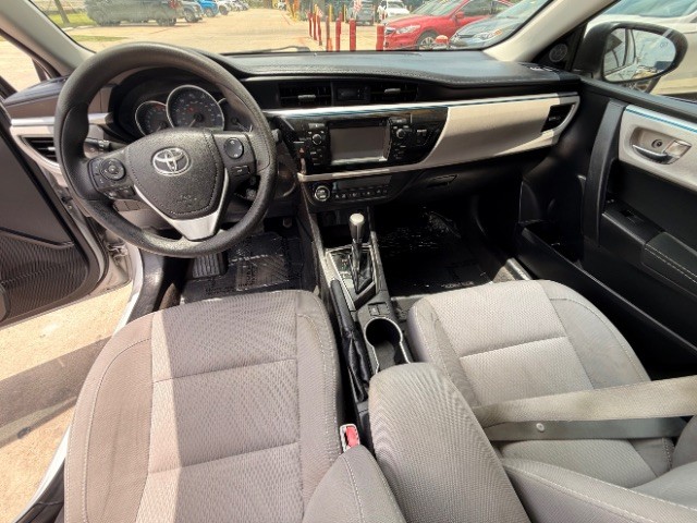 Toyota Corolla Vehicle Full-screen Gallery Image 09