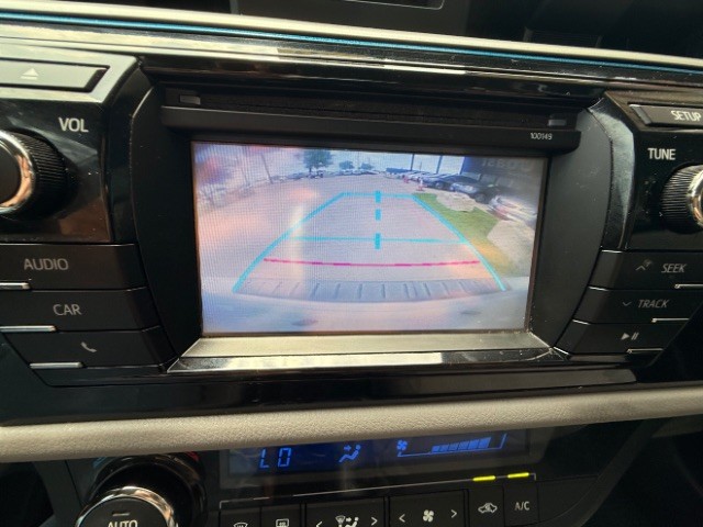 Toyota Corolla Vehicle Full-screen Gallery Image 10