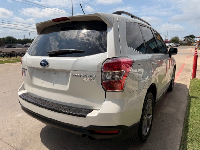 Subaru Forester Vehicle Full-screen Gallery Image 04