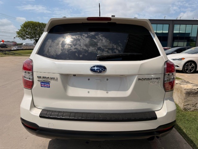 Subaru Forester Vehicle Full-screen Gallery Image 05