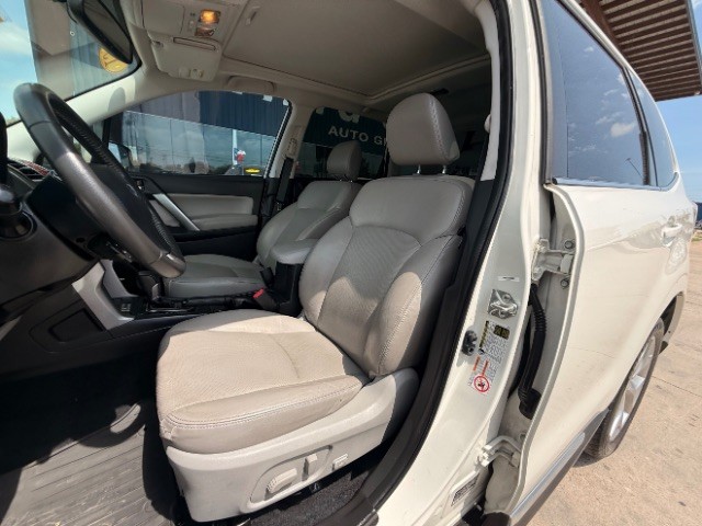 Subaru Forester Vehicle Full-screen Gallery Image 08