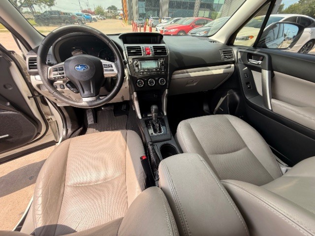 Subaru Forester Vehicle Full-screen Gallery Image 10