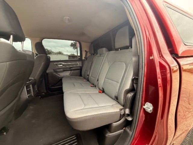 Ram 1500 Vehicle Full-screen Gallery Image 08