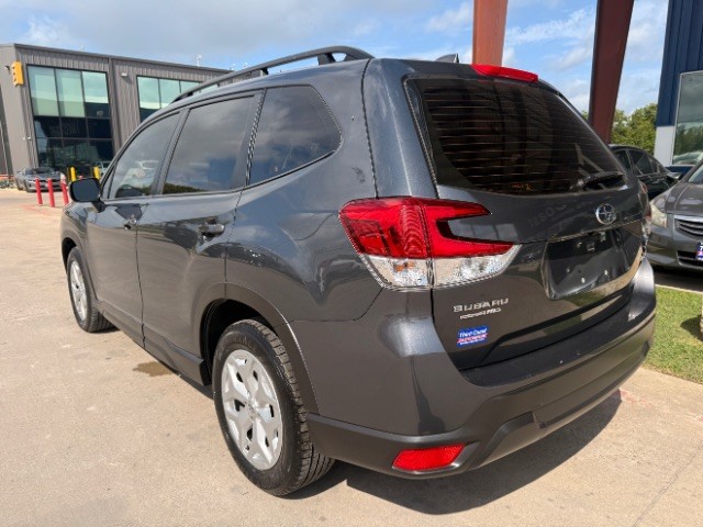 Subaru Forester Vehicle Full-screen Gallery Image 03