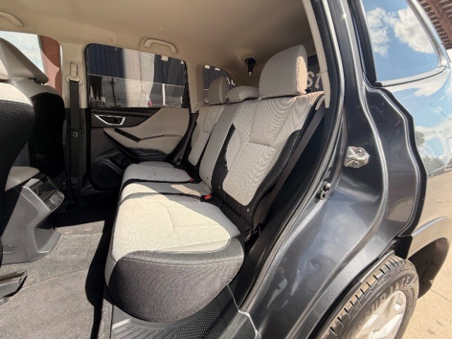 Subaru Forester Vehicle Full-screen Gallery Image 09
