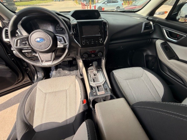 Subaru Forester Vehicle Full-screen Gallery Image 10