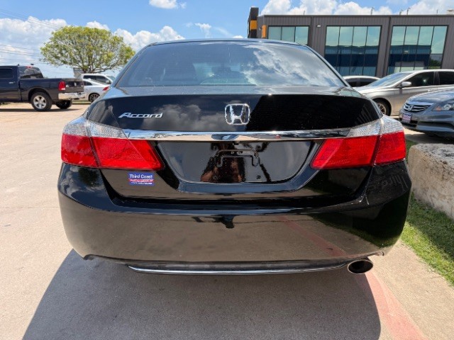 Honda Accord Sedan Vehicle Full-screen Gallery Image 04