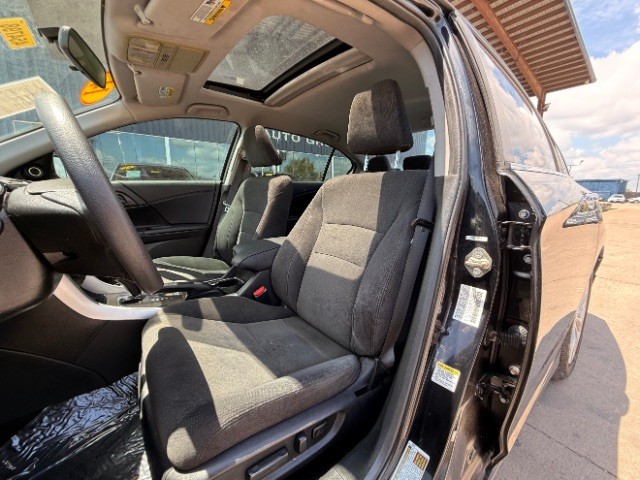 Honda Accord Sedan Vehicle Full-screen Gallery Image 06