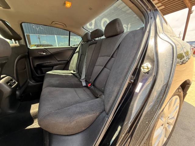 Honda Accord Sedan Vehicle Full-screen Gallery Image 07