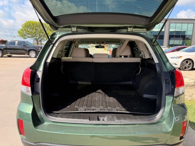 Subaru Outback Vehicle Full-screen Gallery Image 06