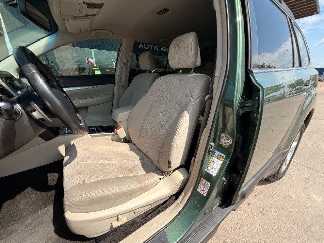 Subaru Outback Vehicle Full-screen Gallery Image 08