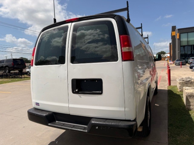Chevrolet Express Cargo Van Vehicle Full-screen Gallery Image 04