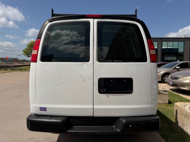 Chevrolet Express Cargo Van Vehicle Full-screen Gallery Image 05