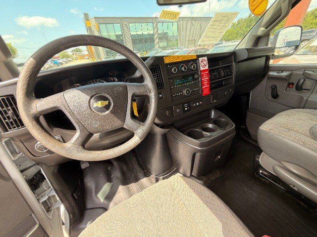 Chevrolet Express Cargo Van Vehicle Full-screen Gallery Image 09