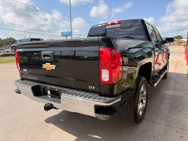 Chevrolet Silverado 1500 Vehicle Full-screen Gallery Image 03
