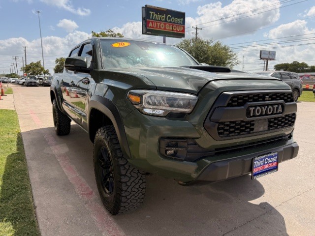 Toyota Tacoma 4WD Vehicle Full-screen Gallery Image 02