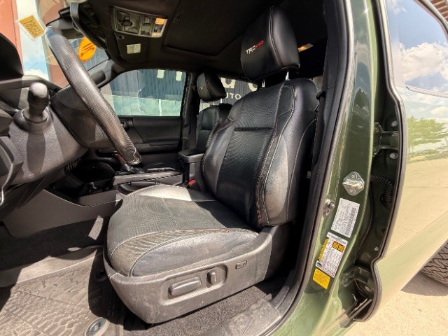Toyota Tacoma 4WD Vehicle Full-screen Gallery Image 07