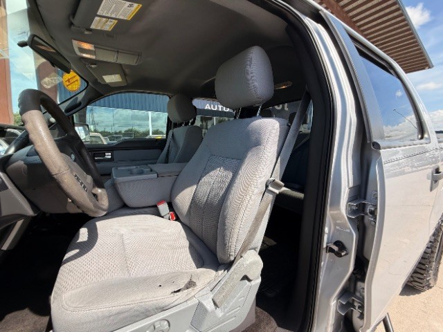 Ford F-150 Vehicle Full-screen Gallery Image 07