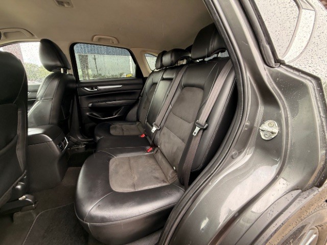 Mazda CX-5 Vehicle Full-screen Gallery Image 09