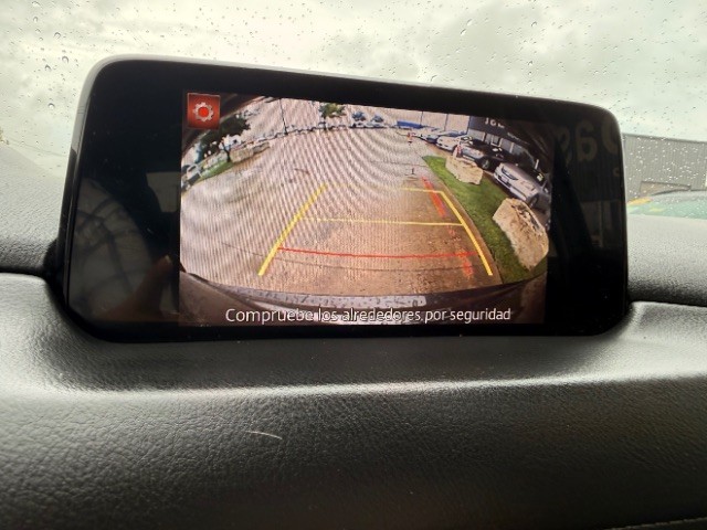 Mazda CX-5 Vehicle Full-screen Gallery Image 11