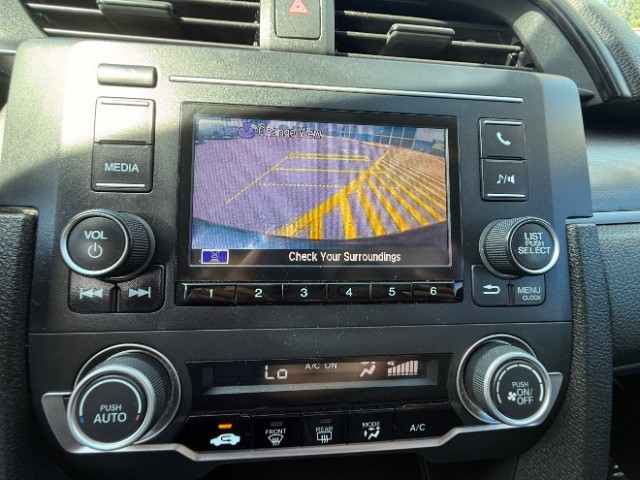 Honda Civic Sedan Vehicle Full-screen Gallery Image 10