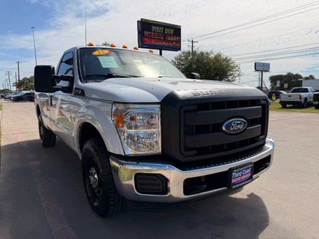 Ford Super Duty F-250 SRW Vehicle Full-screen Gallery Image 02