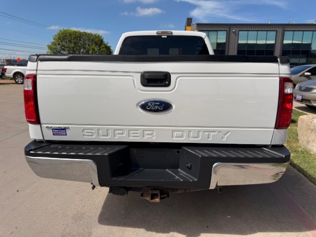 Ford Super Duty F-250 SRW Vehicle Full-screen Gallery Image 05