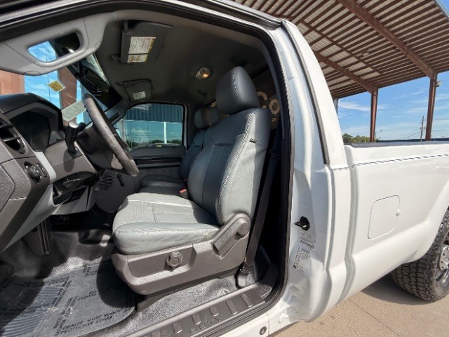 Ford Super Duty F-250 SRW Vehicle Full-screen Gallery Image 07