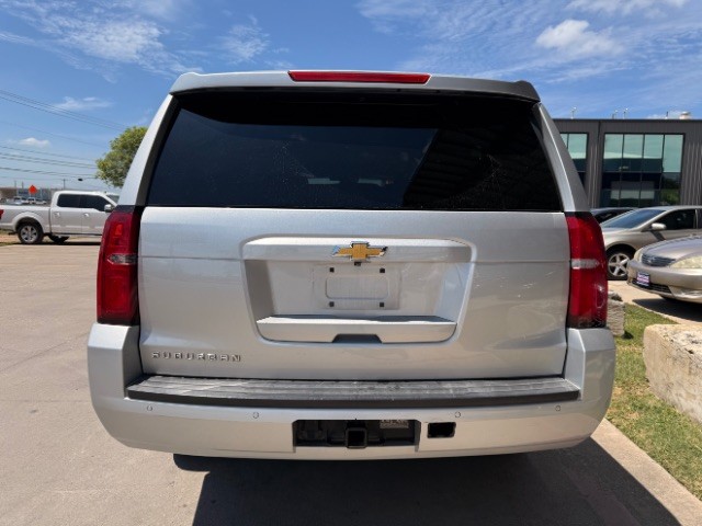 Chevrolet Suburban Vehicle Full-screen Gallery Image 04