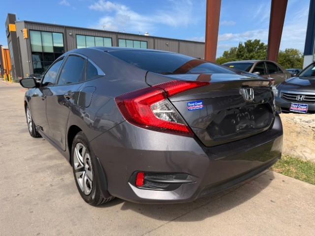 Honda Civic Sedan Vehicle Full-screen Gallery Image 03