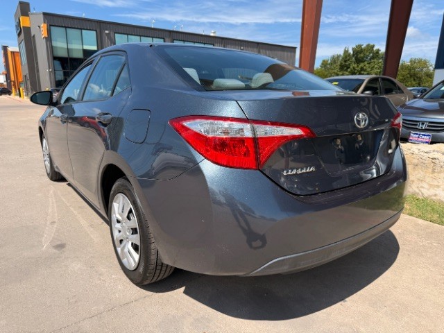 Toyota Corolla Vehicle Full-screen Gallery Image 03