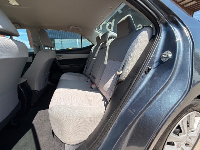 Toyota Corolla Vehicle Full-screen Gallery Image 08