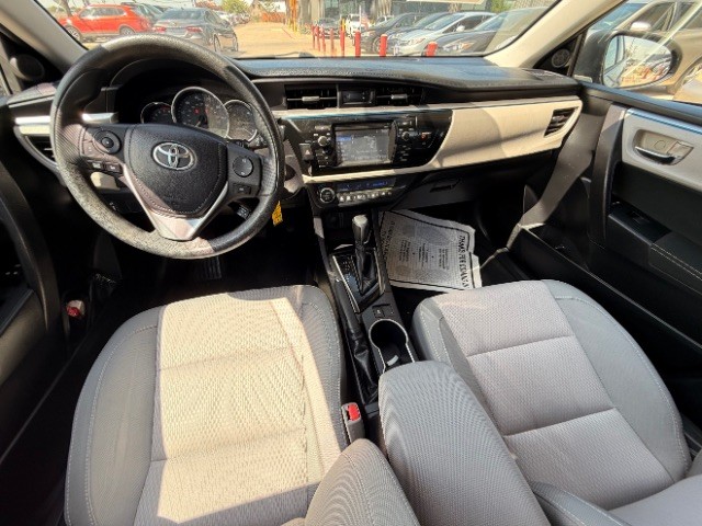 Toyota Corolla Vehicle Full-screen Gallery Image 09