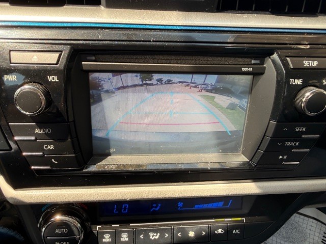 Toyota Corolla Vehicle Full-screen Gallery Image 10