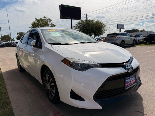 Toyota Corolla Vehicle Full-screen Gallery Image 02