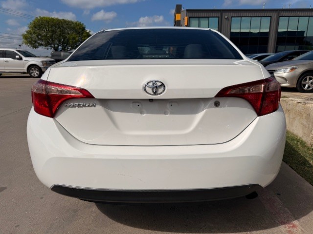 Toyota Corolla Vehicle Full-screen Gallery Image 05