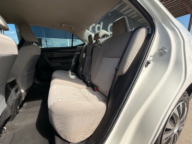 Toyota Corolla Vehicle Full-screen Gallery Image 08