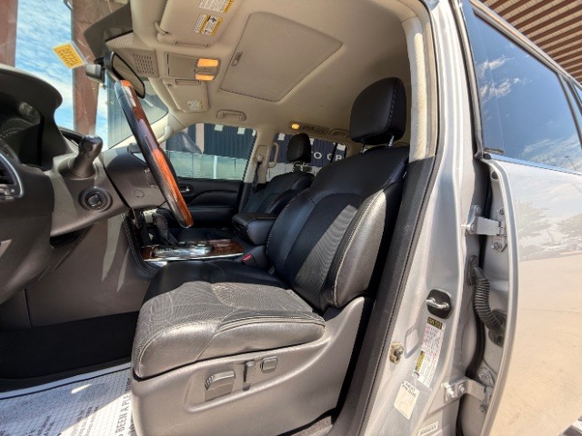INFINITI QX80 Vehicle Full-screen Gallery Image 08