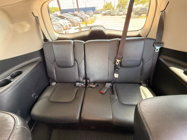 INFINITI QX80 Vehicle Full-screen Gallery Image 10