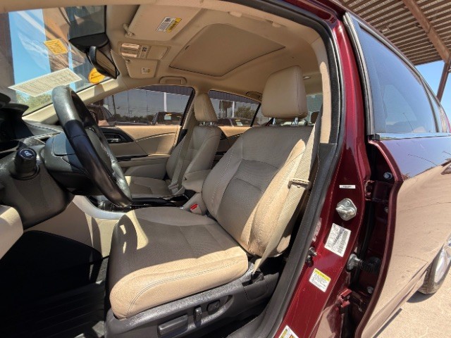 Honda Accord Sedan Vehicle Full-screen Gallery Image 07