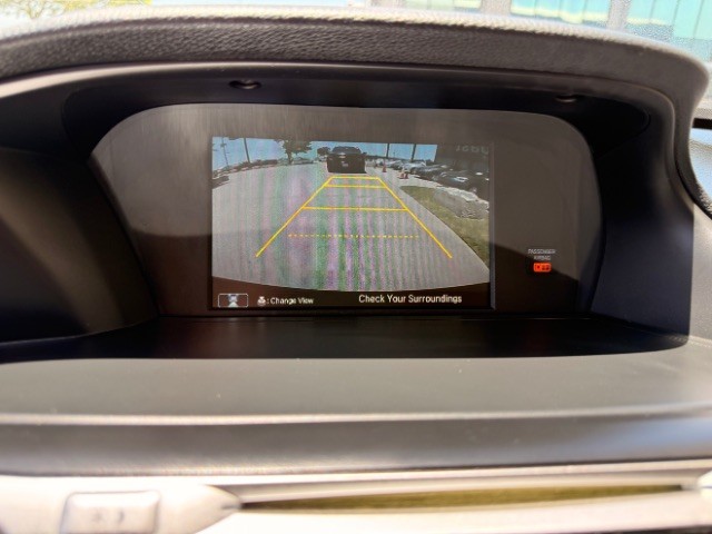 Honda Accord Sedan Vehicle Full-screen Gallery Image 11