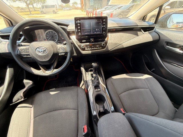 Toyota Corolla Vehicle Full-screen Gallery Image 09