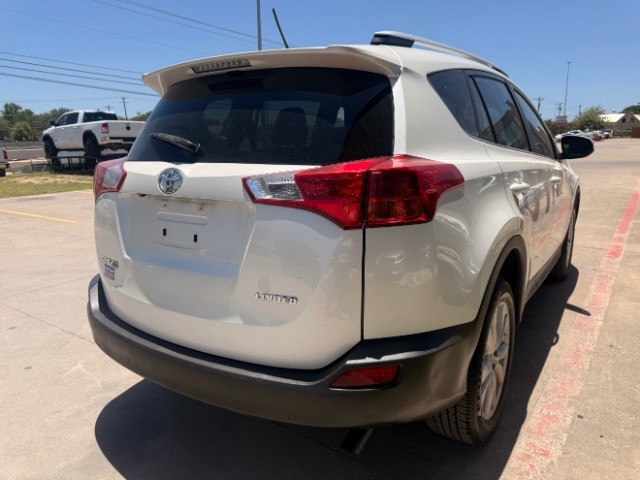 Toyota RAV4 Vehicle Full-screen Gallery Image 04